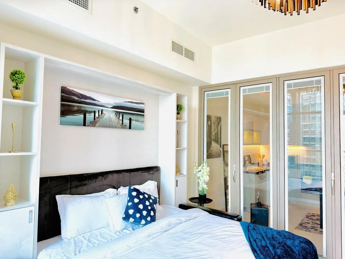 Apartment 1Bhk Converted To 2Bhk Near Downtown Canal View Dubai United Arab Emirates