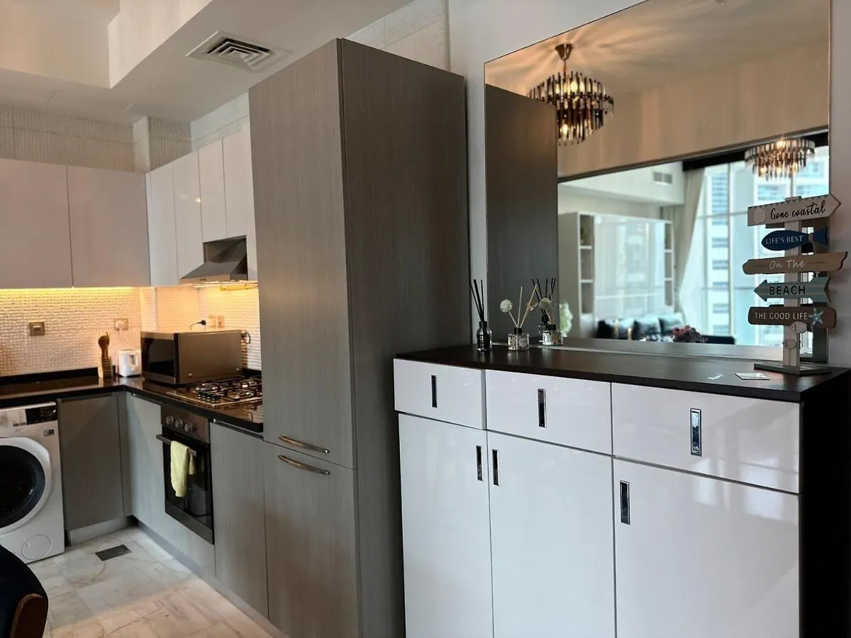 Apartment 1Bhk Converted To 2Bhk Near Downtown Canal View Dubai United Arab Emirates