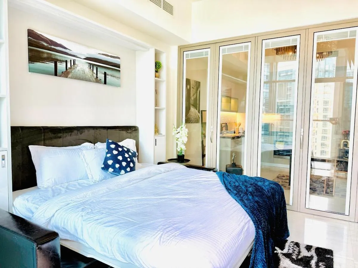 Apartment 1Bhk Converted To 2Bhk Near Downtown Canal View Dubai United Arab Emirates